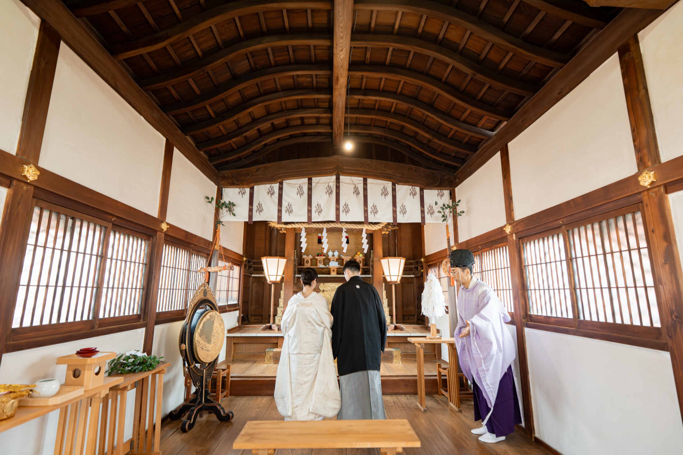 拝殿での神前式