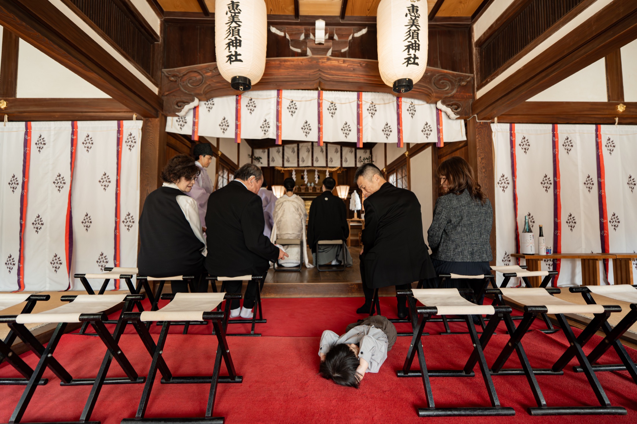 拝殿での神前式
